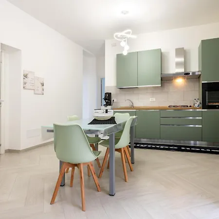 アパート Olympo House Con Balcone